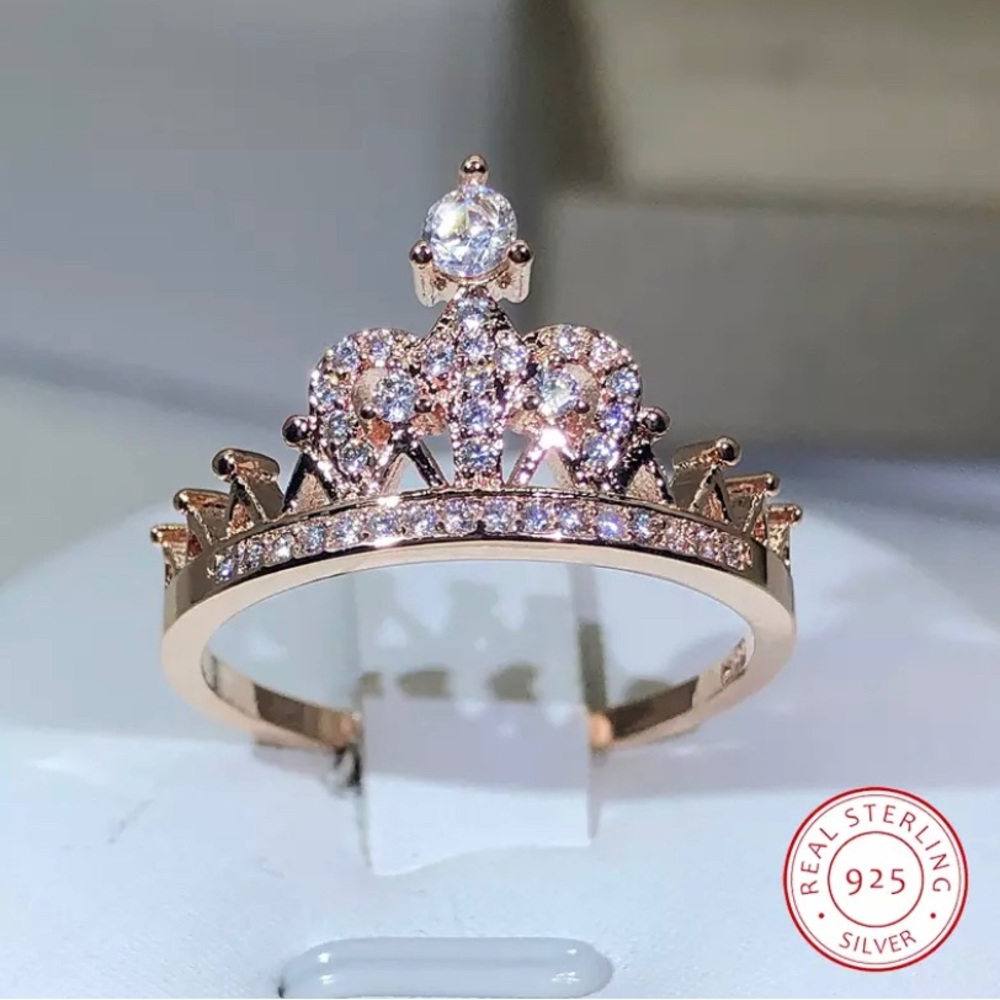 Exquisite Rose Gold Princess Crown Ring